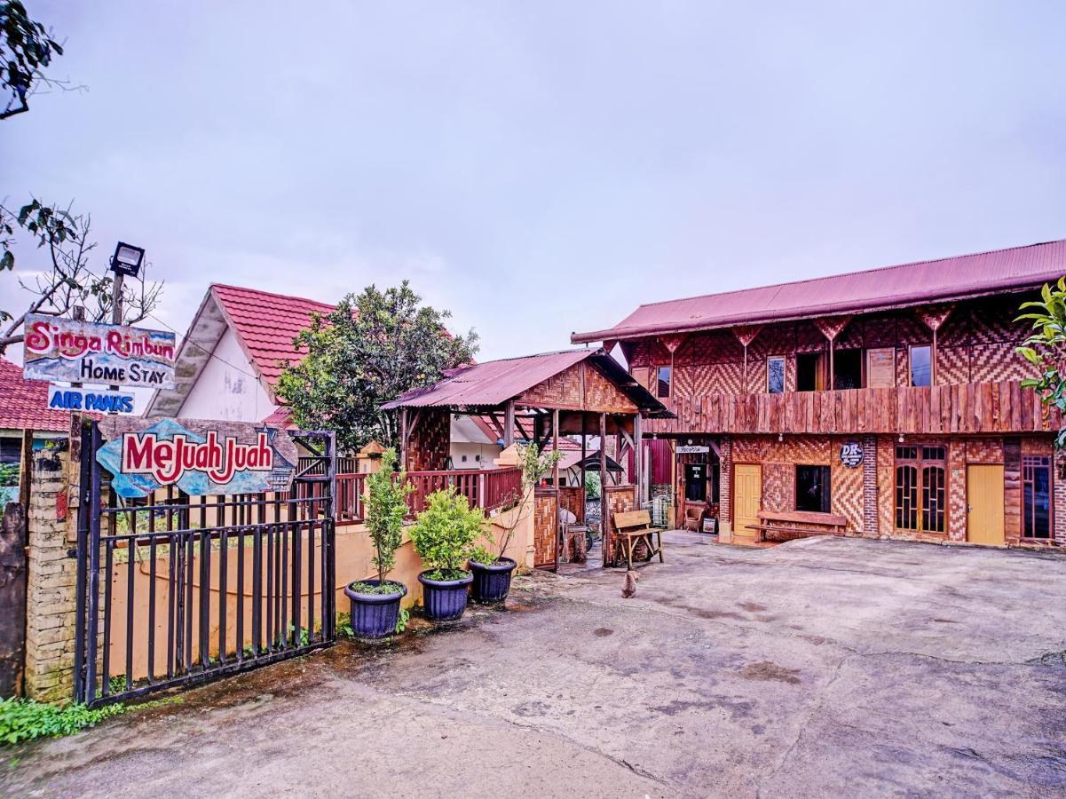 Oyo 90209 Dk Singarimbun Berastagi Homestay Εξωτερικό φωτογραφία