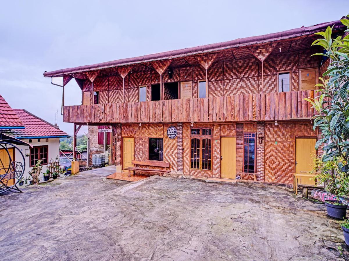 Oyo 90209 Dk Singarimbun Berastagi Homestay Εξωτερικό φωτογραφία