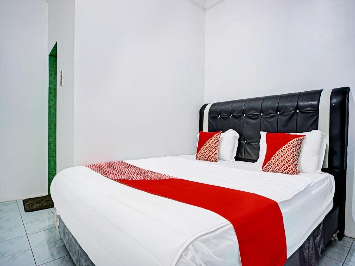 Oyo 90209 Dk Singarimbun Berastagi Homestay Εξωτερικό φωτογραφία