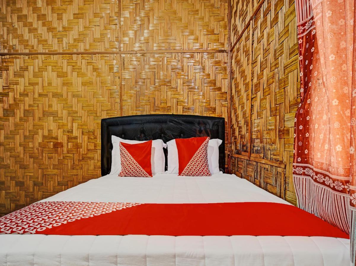 Oyo 90209 Dk Singarimbun Berastagi Homestay Εξωτερικό φωτογραφία