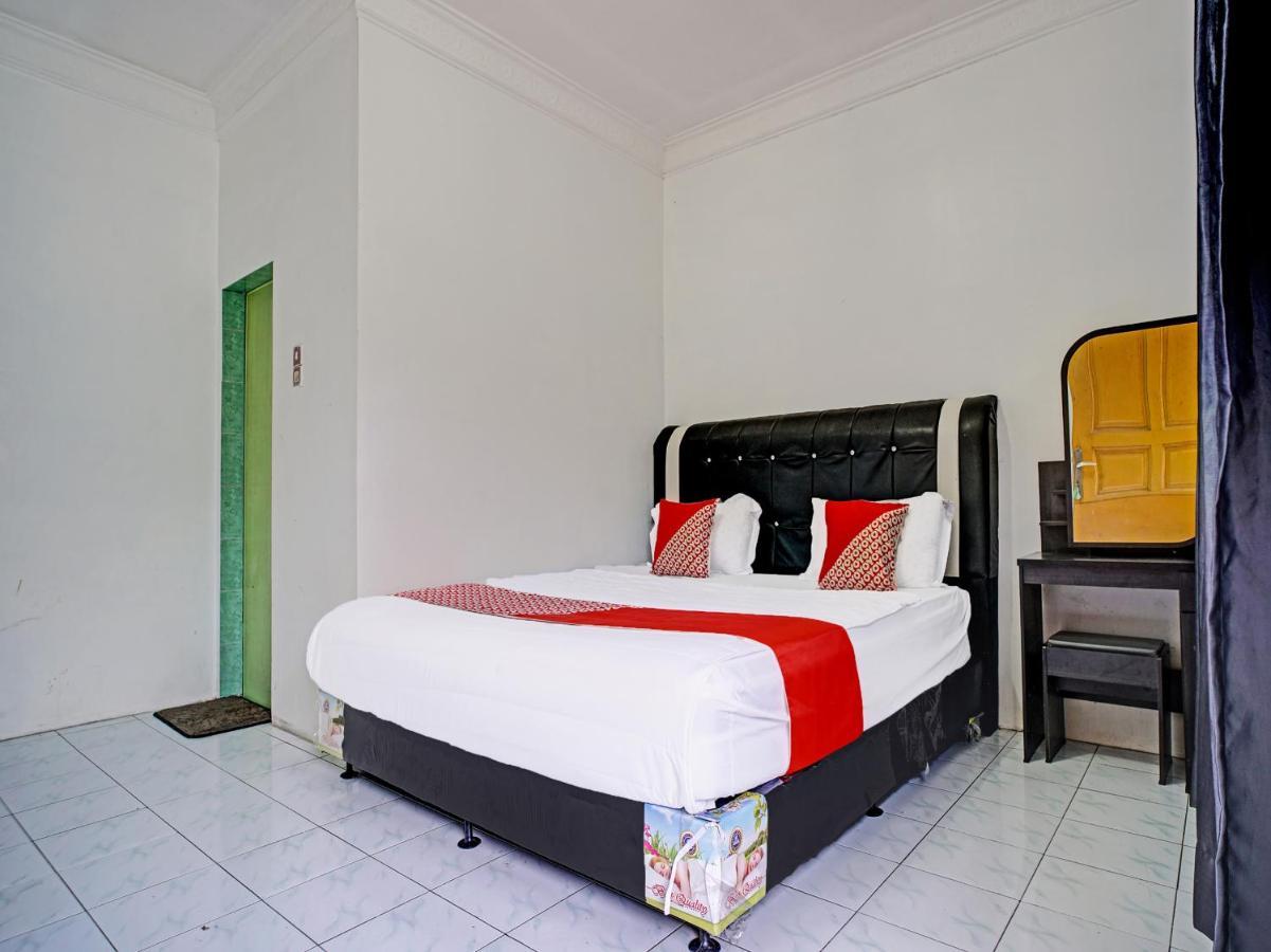 Oyo 90209 Dk Singarimbun Berastagi Homestay Εξωτερικό φωτογραφία