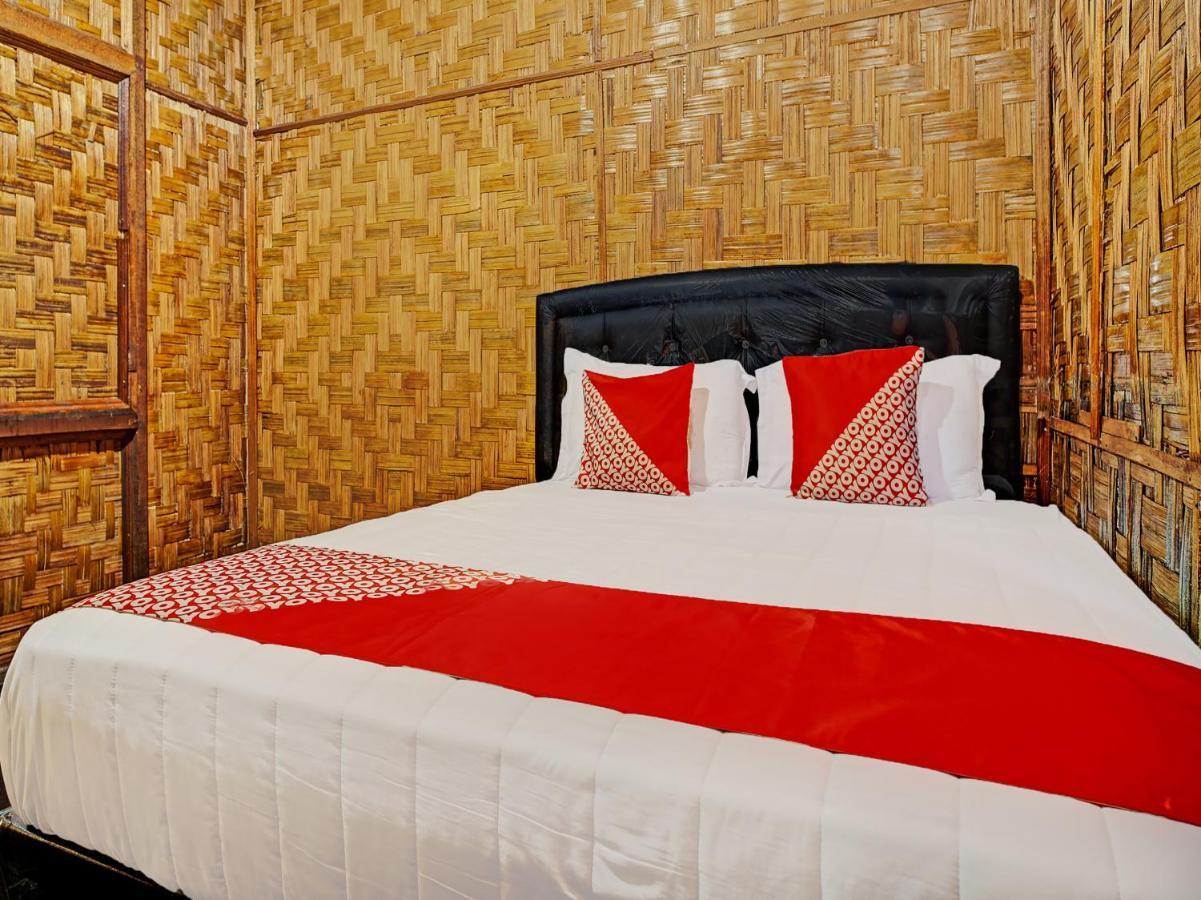 Oyo 90209 Dk Singarimbun Berastagi Homestay Εξωτερικό φωτογραφία