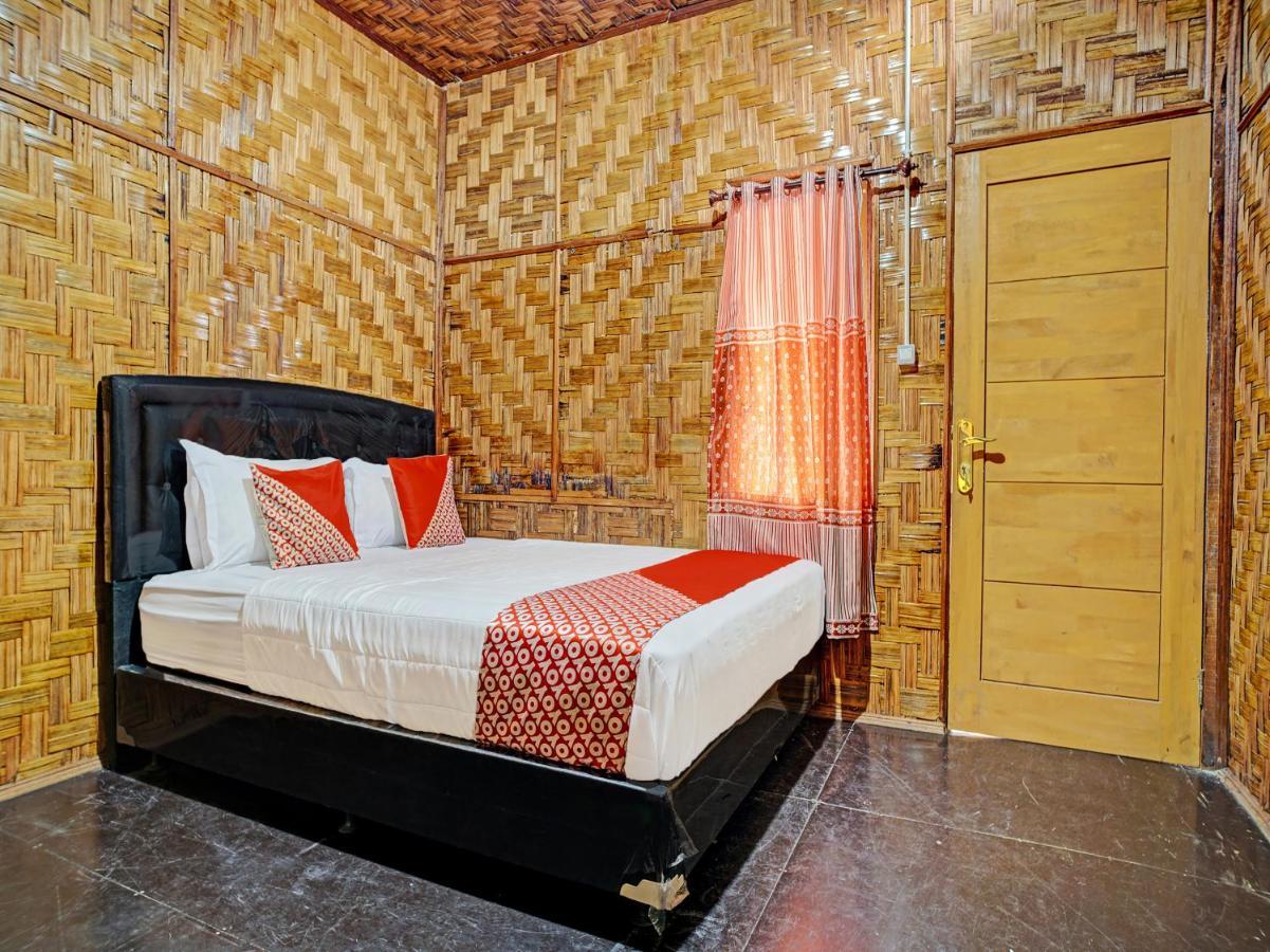 Oyo 90209 Dk Singarimbun Berastagi Homestay Εξωτερικό φωτογραφία