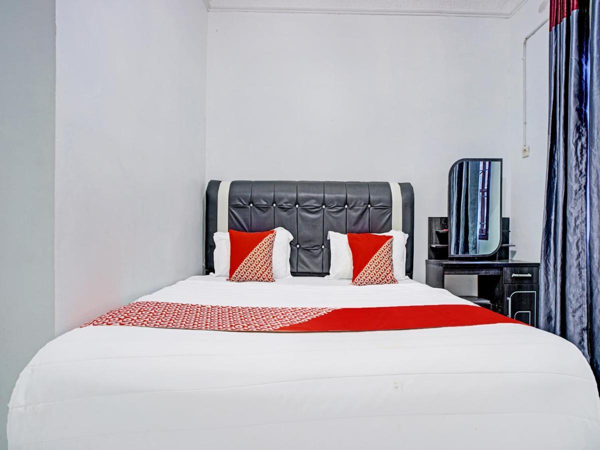 Oyo 90209 Dk Singarimbun Berastagi Homestay Εξωτερικό φωτογραφία