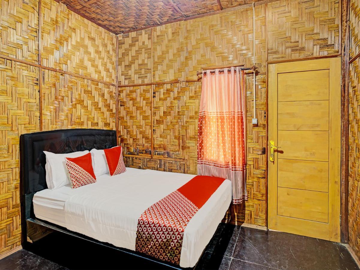 Oyo 90209 Dk Singarimbun Berastagi Homestay Εξωτερικό φωτογραφία