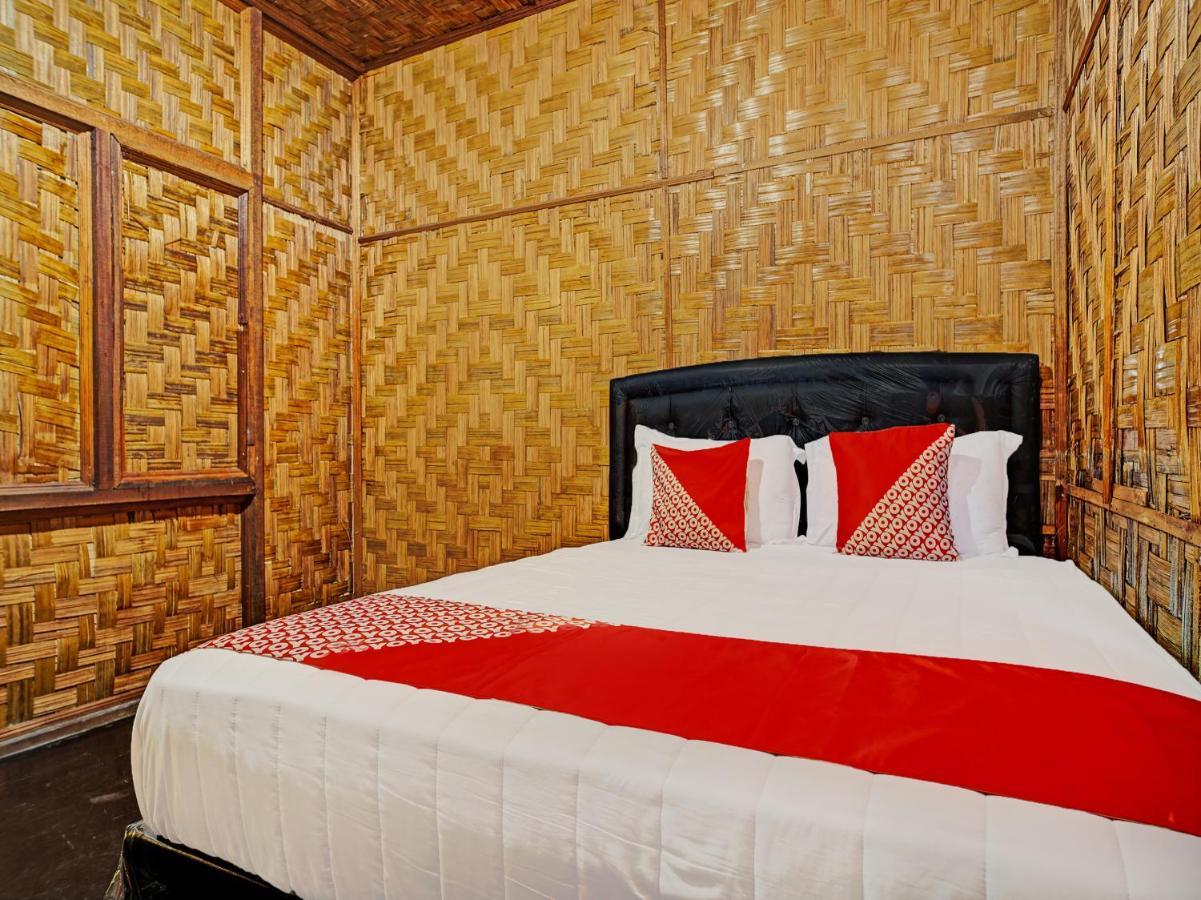 Oyo 90209 Dk Singarimbun Berastagi Homestay Εξωτερικό φωτογραφία